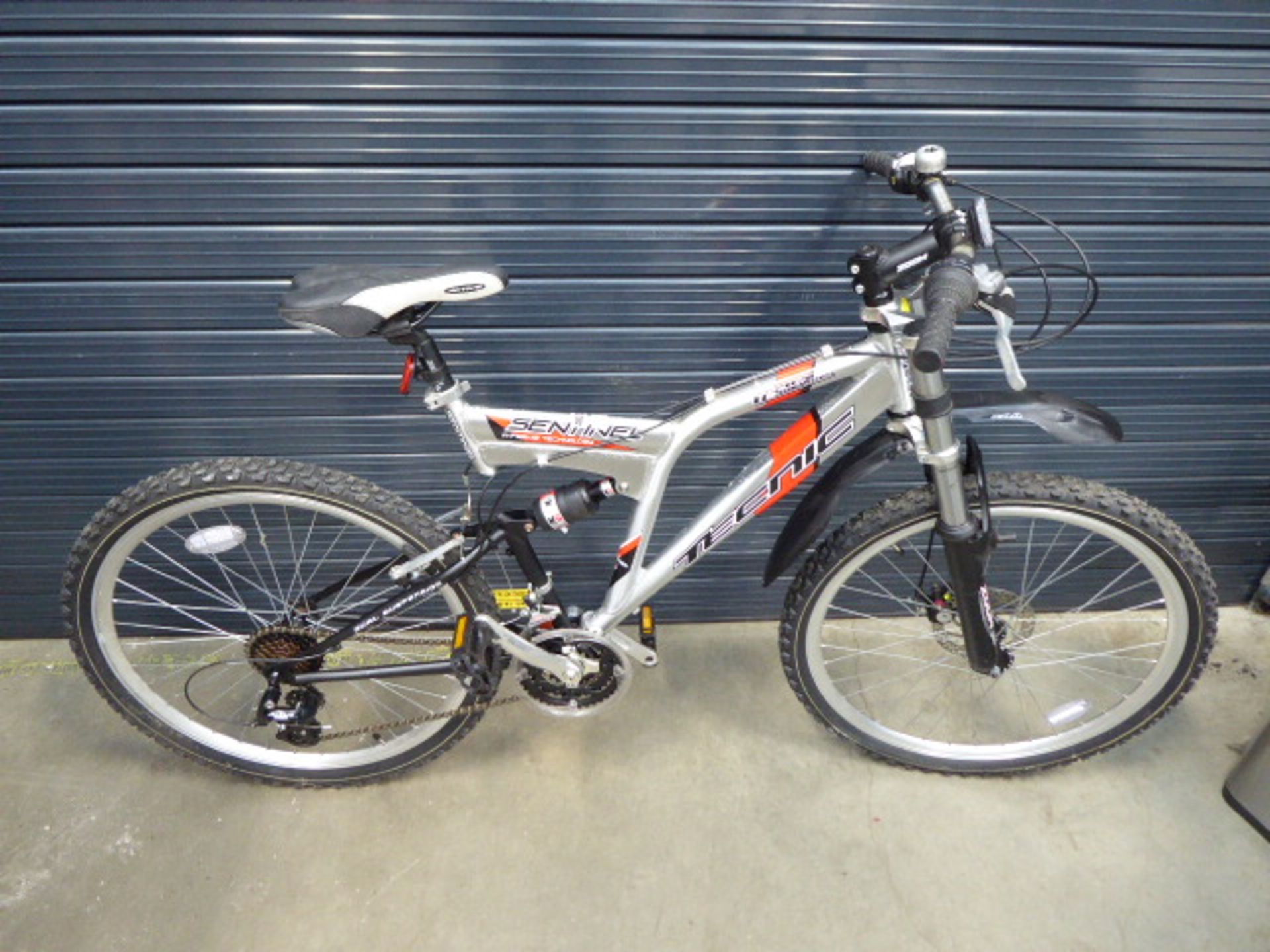 Tecnic Sentinel silver suspension mountain bike - Image 2 of 2