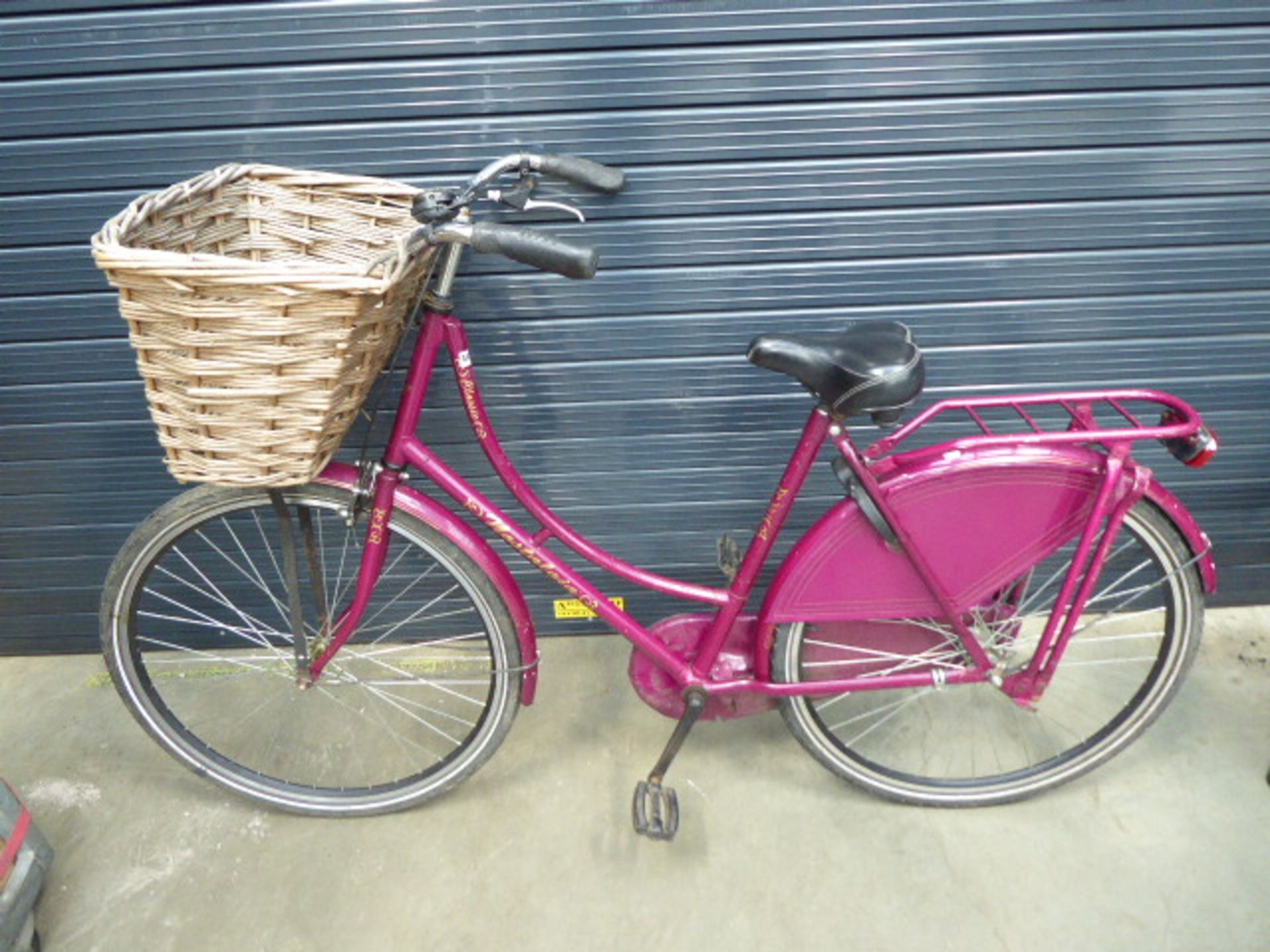 Seref ladies bike with basket and front rack