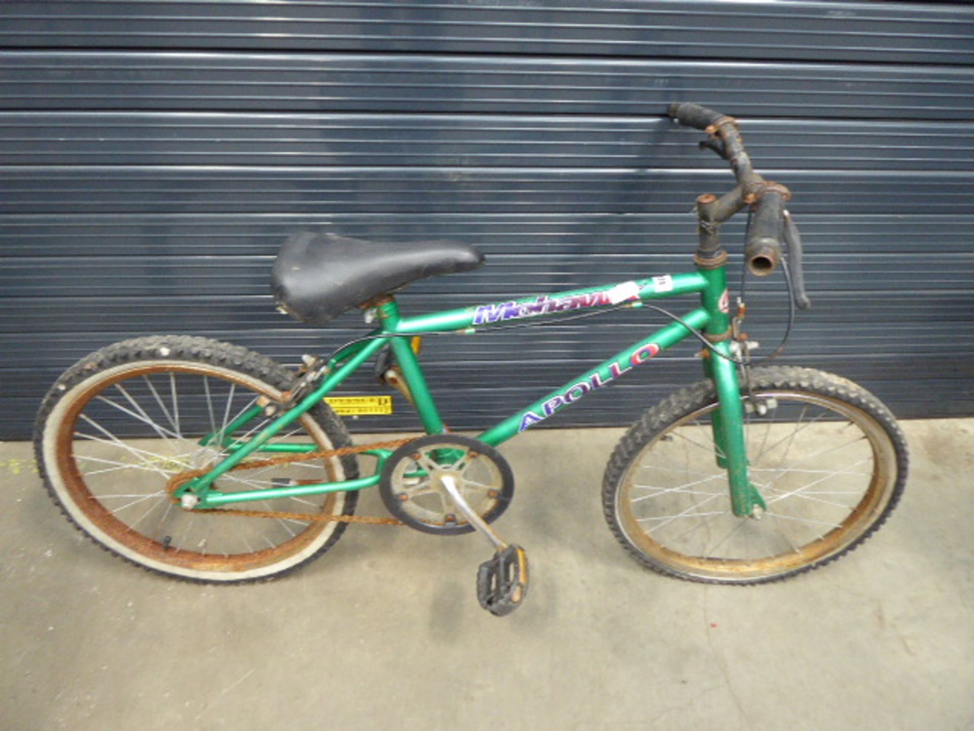 Small Apollo green childs bike - Image 2 of 2