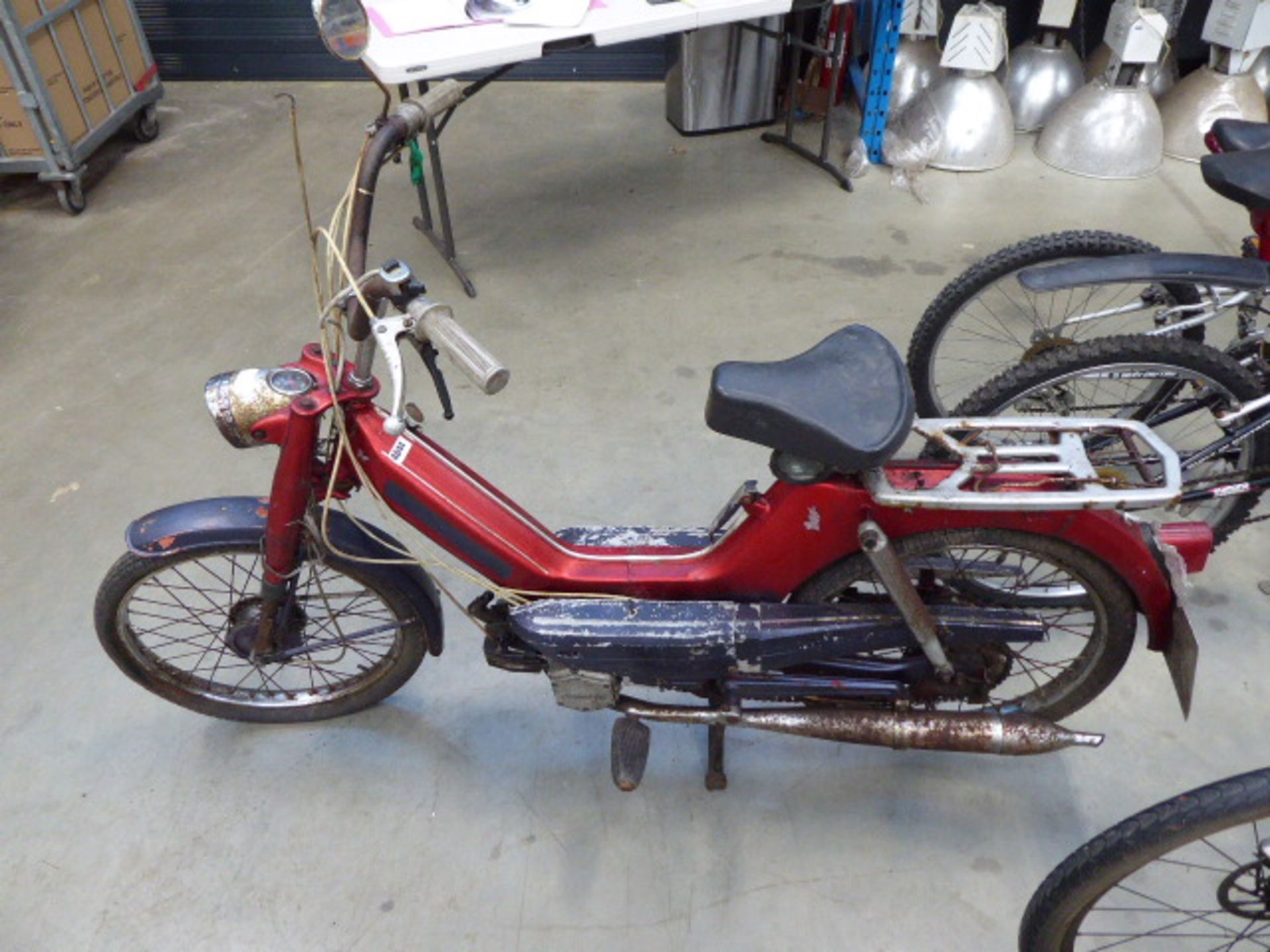 Red vintage 50cc petrol powered scooter - Image 3 of 4