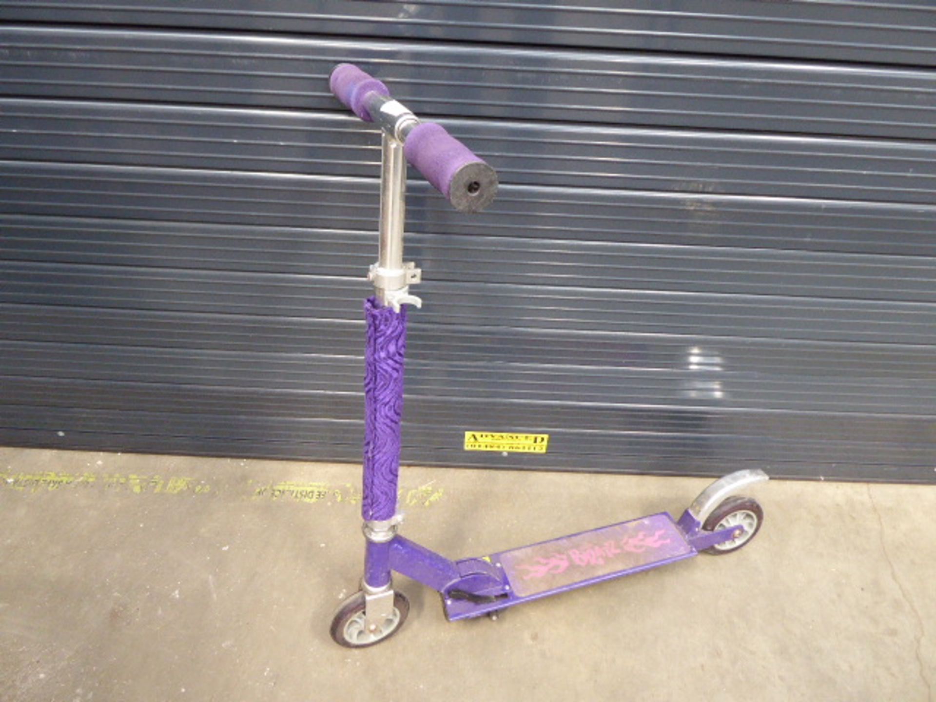 4022 - 2 scooters