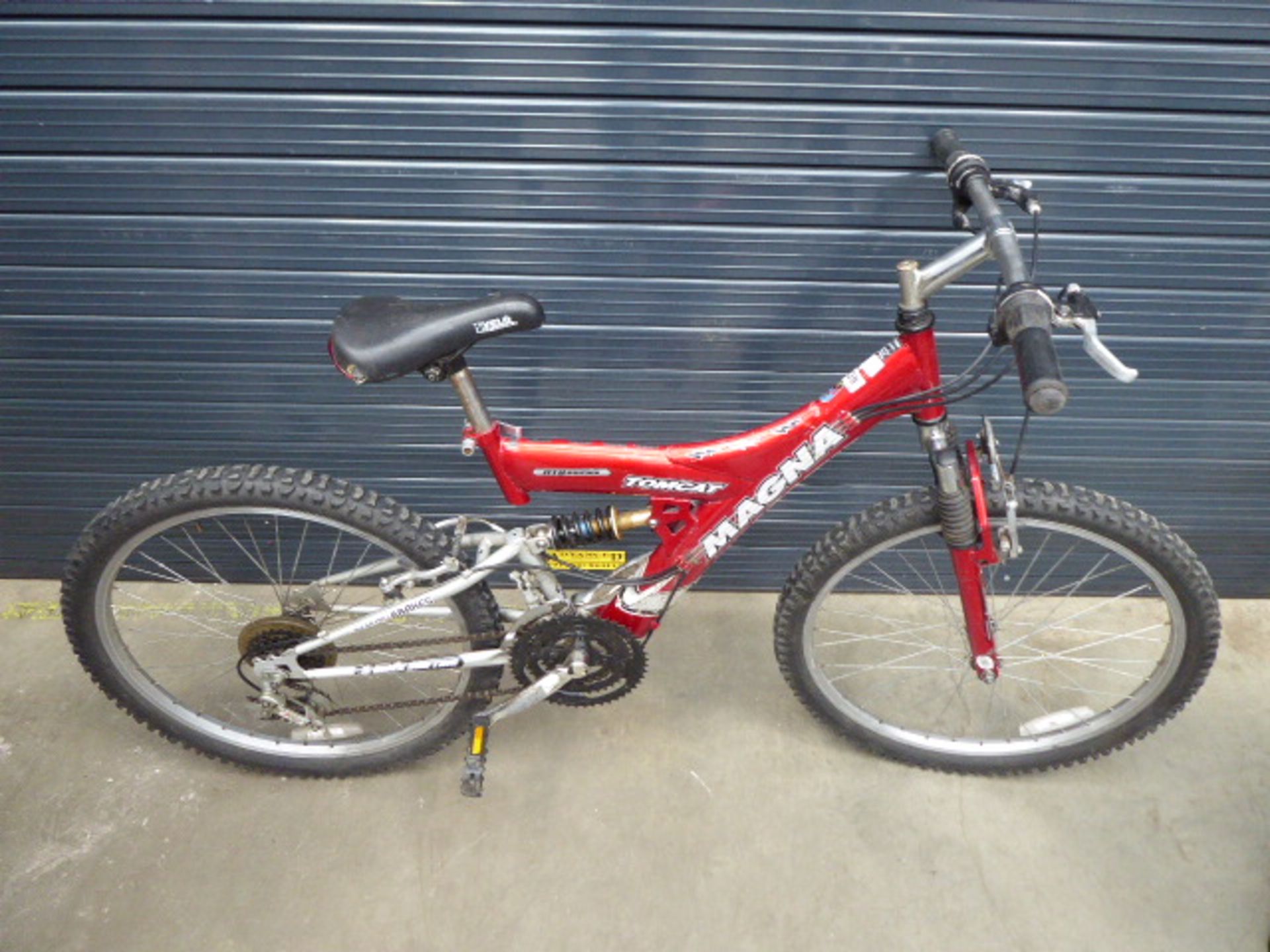 Red Magna childs suspension mountain bike - Image 2 of 2