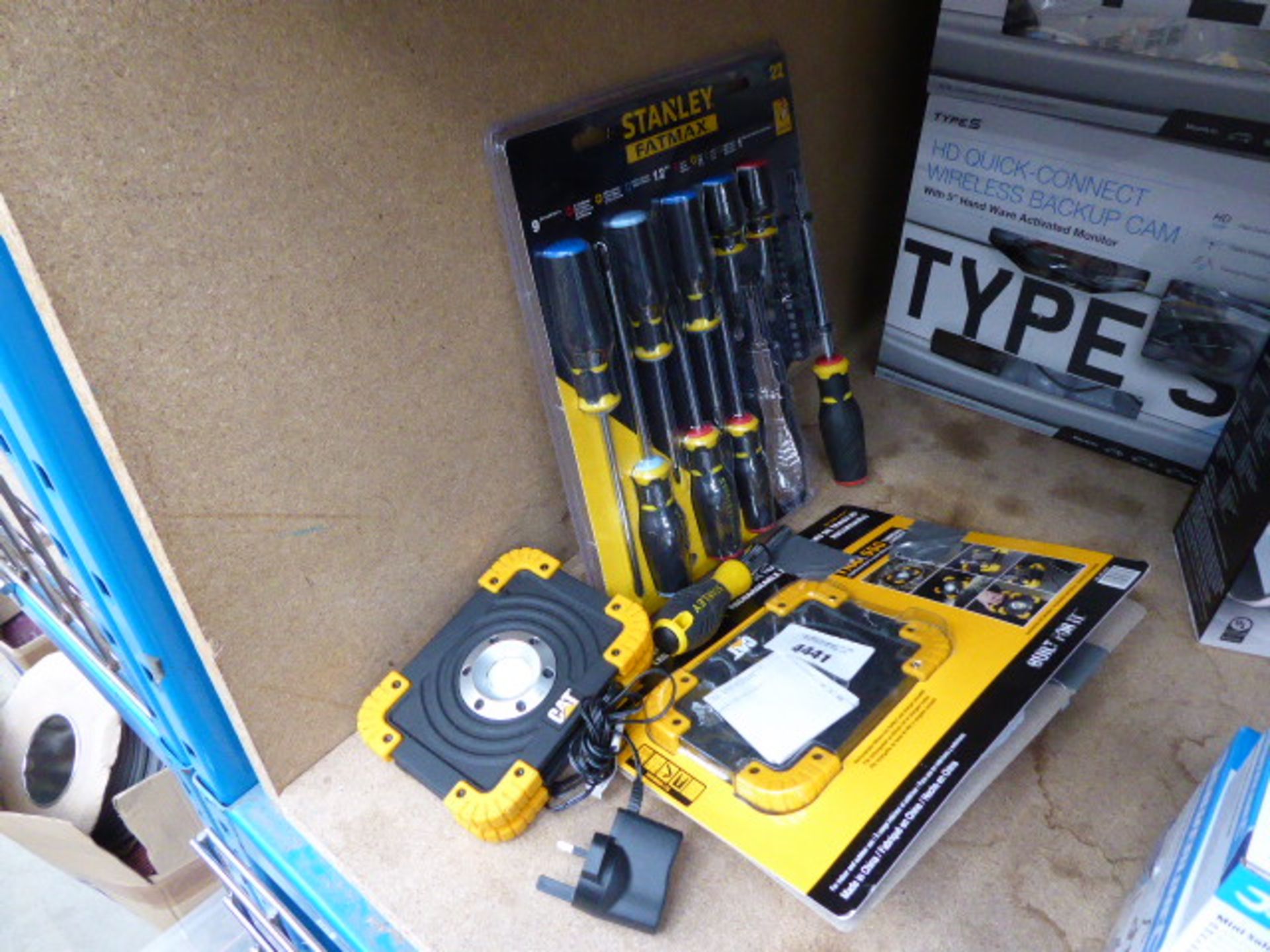 Stanley Fatmax screwdrivers and 2 Cat lights