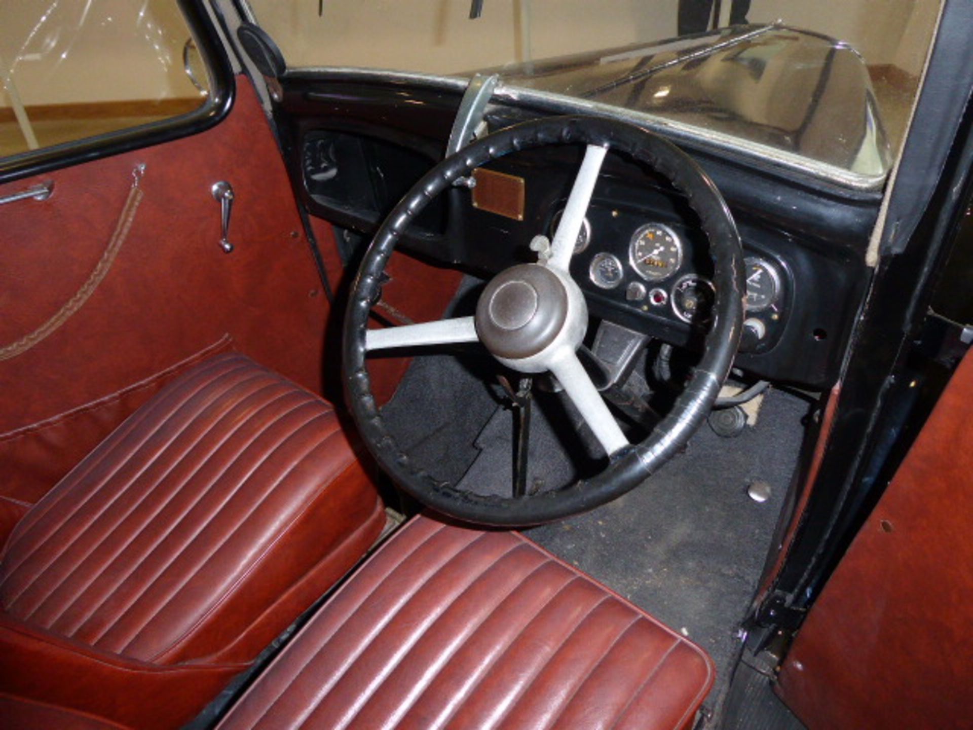 DMB 485 1936 Austin Seven Ruby 2 door saloon in black This car has undergone a complete 'bare metal' - Bild 9 aus 9