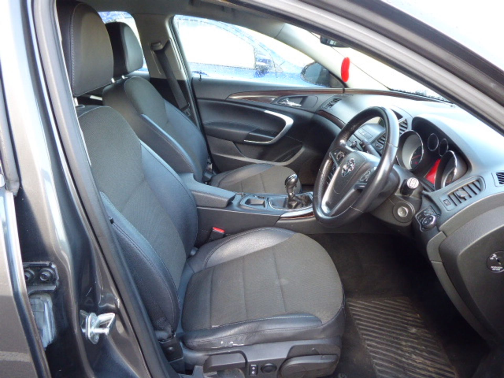 NX09 XCZ Vauxhall Insignia, 1796cc petrol 5 door hatchback in grey MOT:7/12/20 - Image 6 of 8