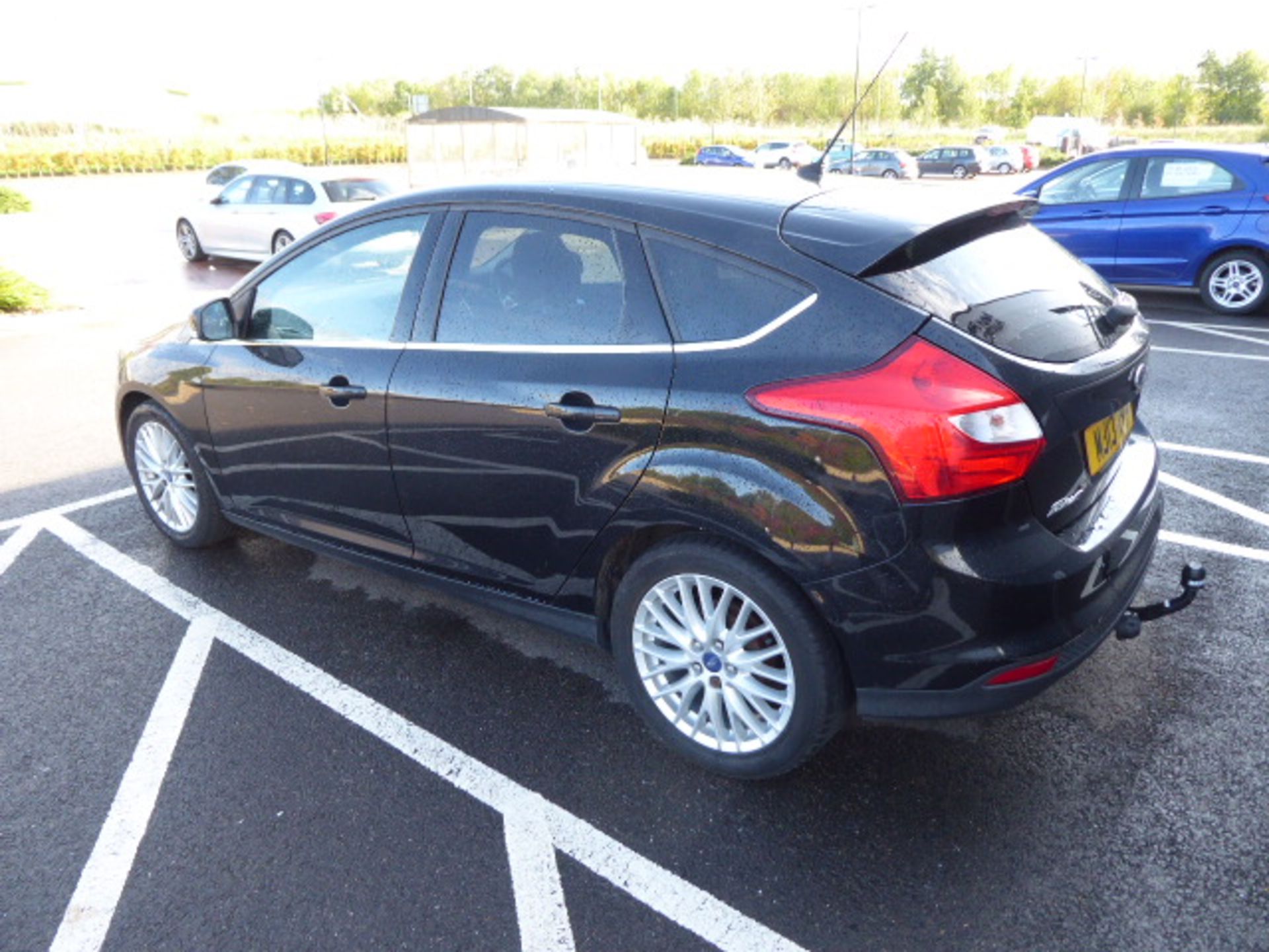 MJ13 XYP (2013) Ford Focus Zetec Turbo, 998cc petrol 5 door hatchback in black MOT: 6/10/21 - Image 4 of 8