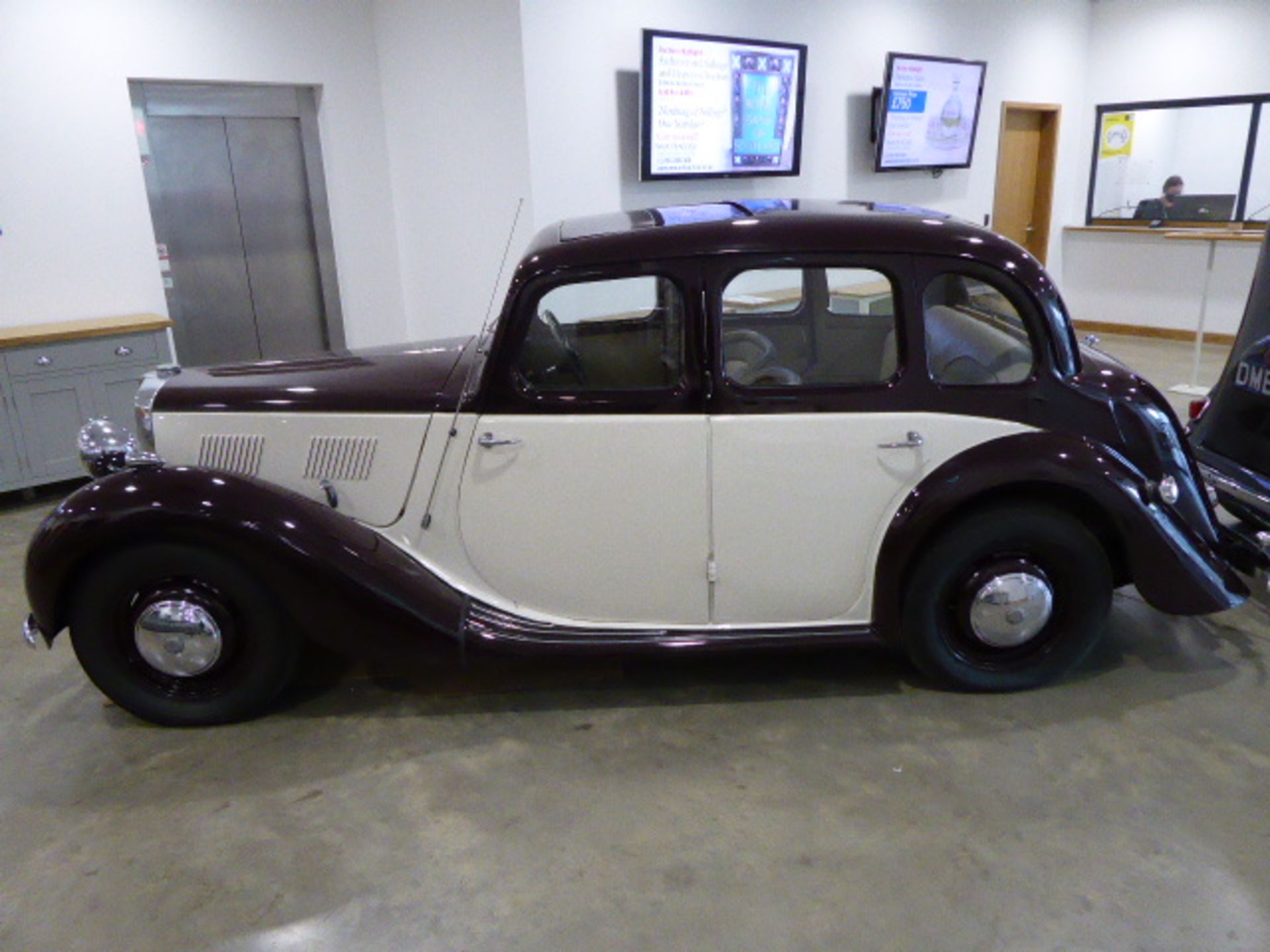 LXC 946 1951 MG YA 4 door saloon in maroon The car has undergone a complete 'bare metal' - Image 4 of 10