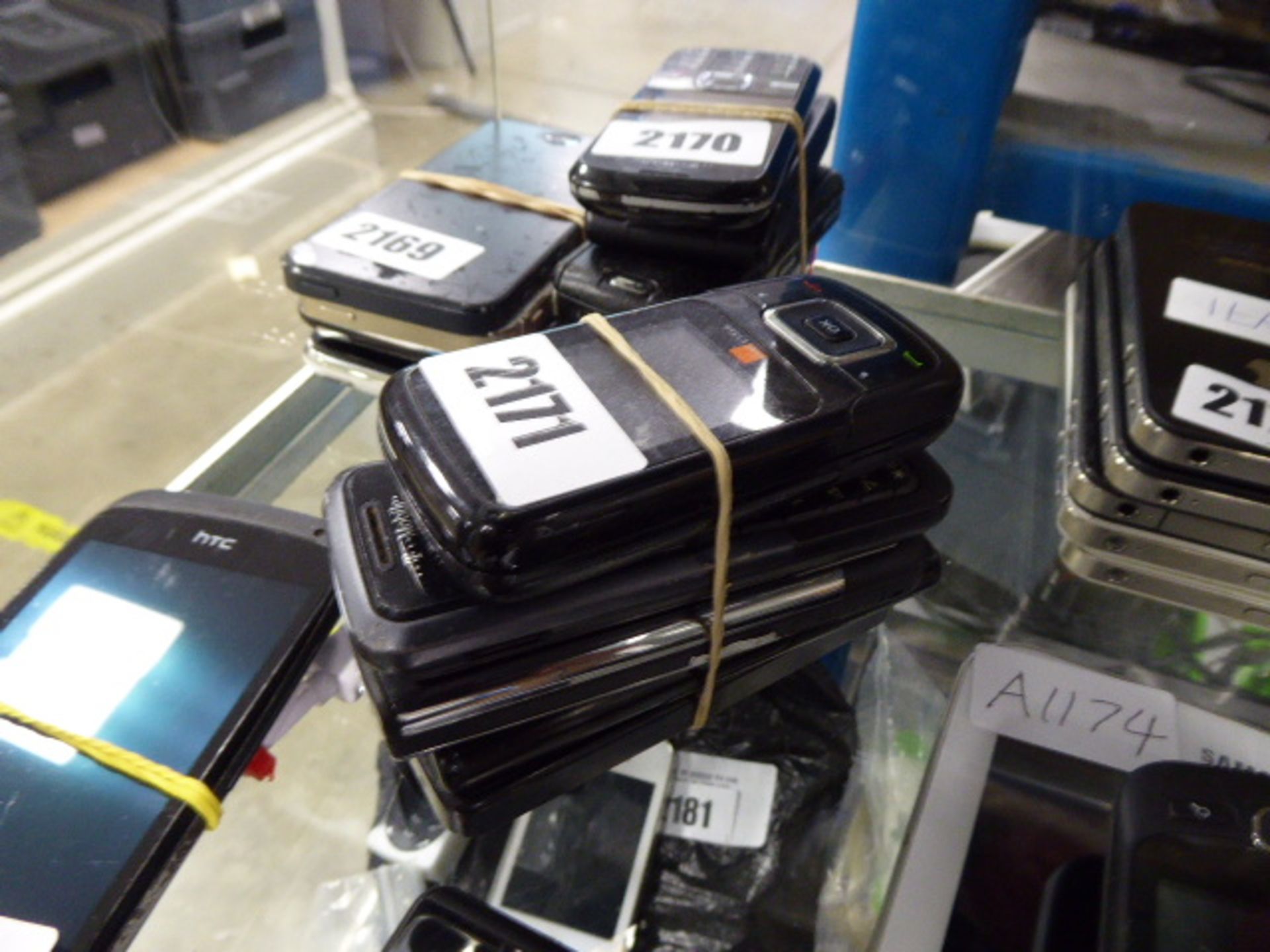 Various mobile phones for spares and repairs including Samsung mobile phones, T Mobile mobile
