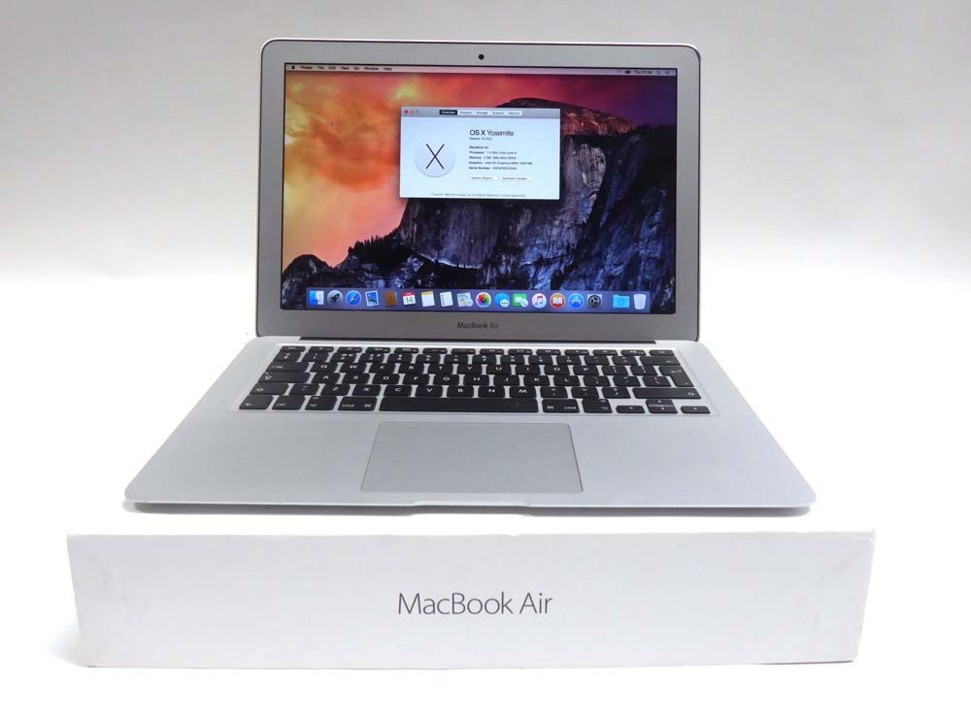 MacBook Air 13'' 1.6GHz Intel i5, 4GB RAM, 128GB SSD, Intel HD Graphics 6000 with box and PSU (