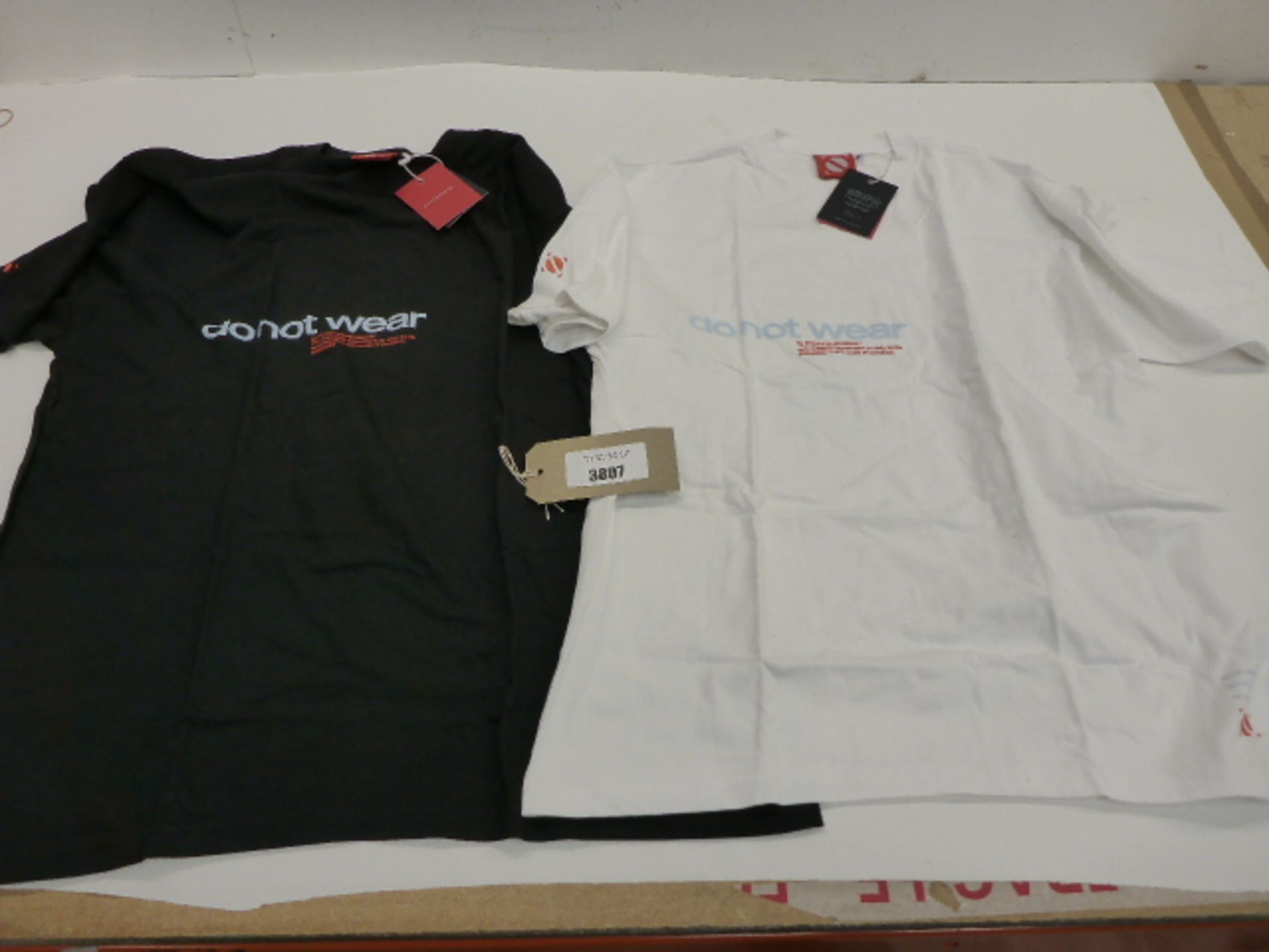 2 x Do Not Wear DNS001 black and white Do Not Subverge t-shirts Size XL and M