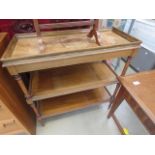 Small occasional table with 2 shelves under