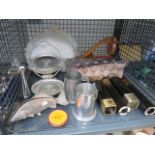 5790 - A cage of assorted items, to include: black & gold vases, peweterware tankards, Roseline wine