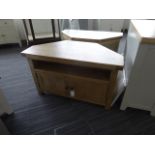 Winchester Oak Corner TV Unit (28)