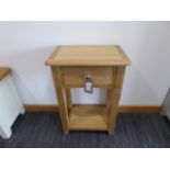 Gloucester Oak Telephone Table (37)