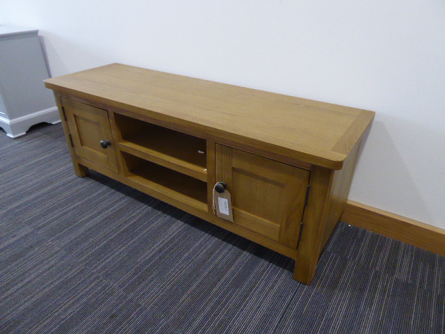 Rutland Oak Large TV Unit (32)