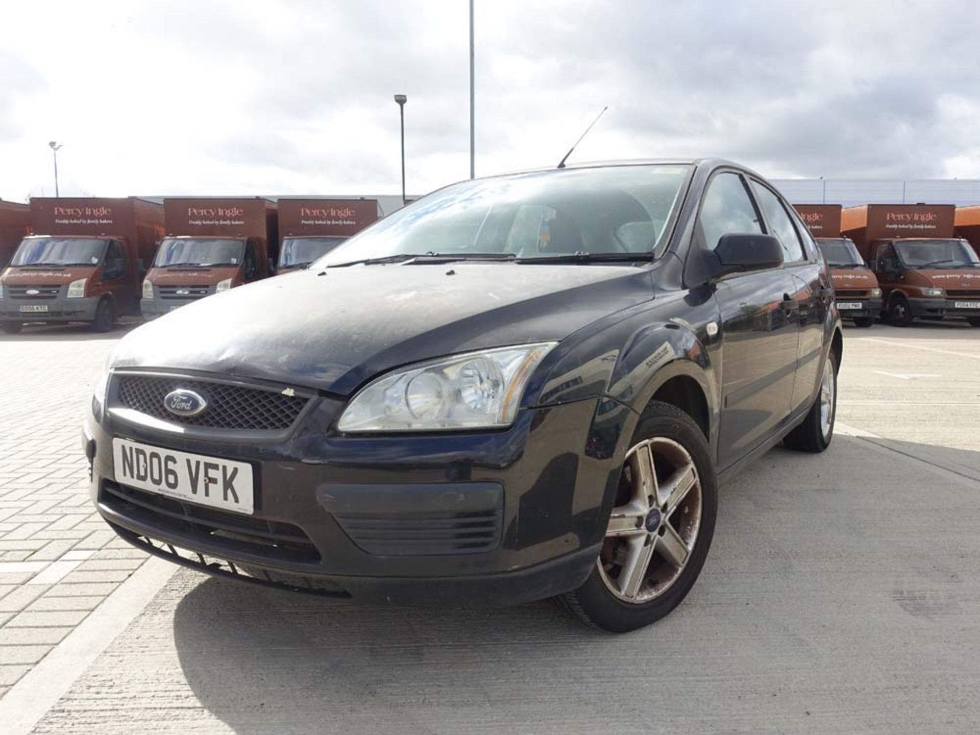 ND06 VFK, Ford Focus LX, 1.6i petrol, 2006, 140,900 miles, MOT 14.12.20 - Image 2 of 8