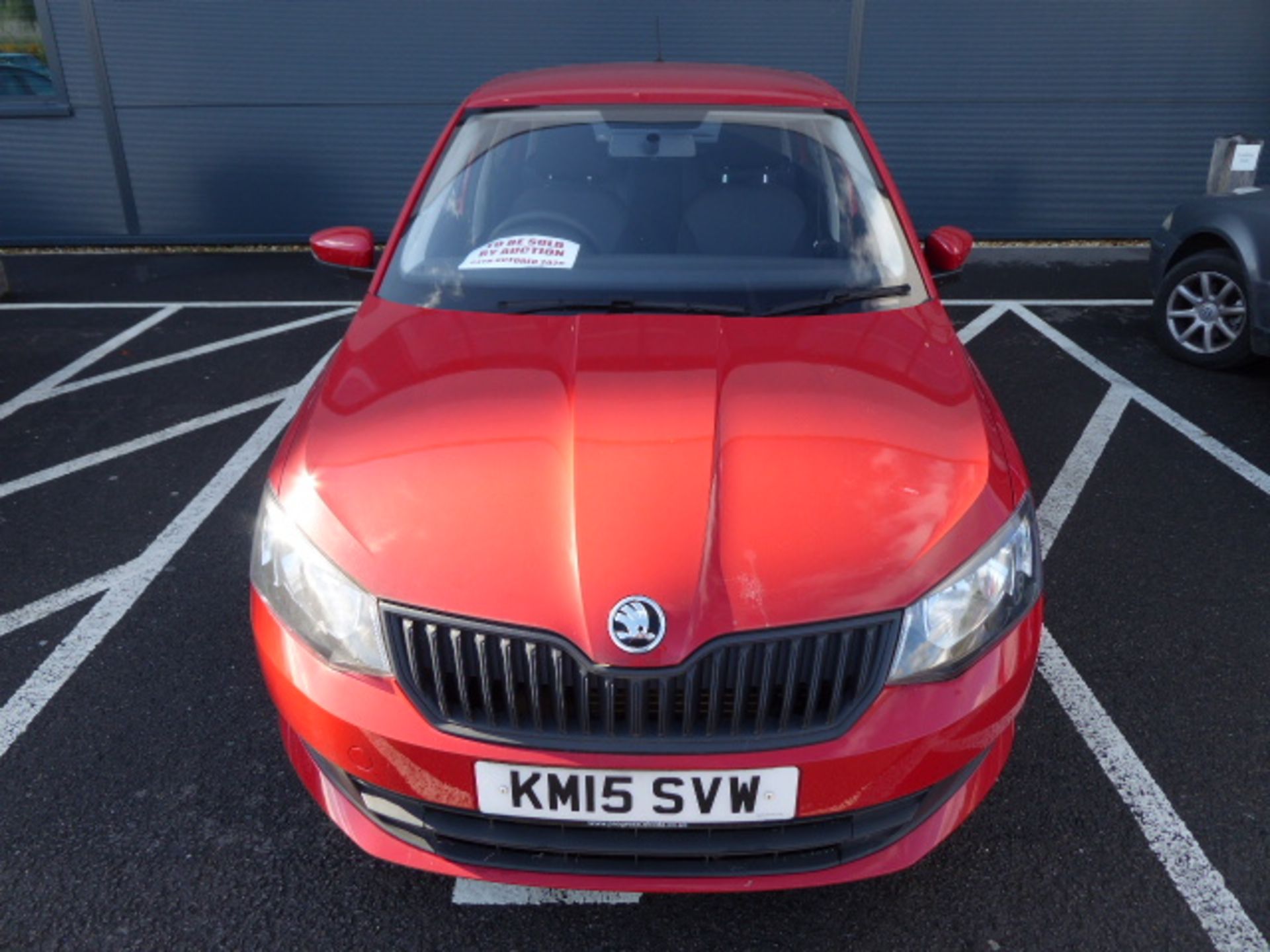 KM15 SVW (2015) Skoda Fabia S MPI, petrol, 5 door hatchback in red MOT: 4/19 (Expired)