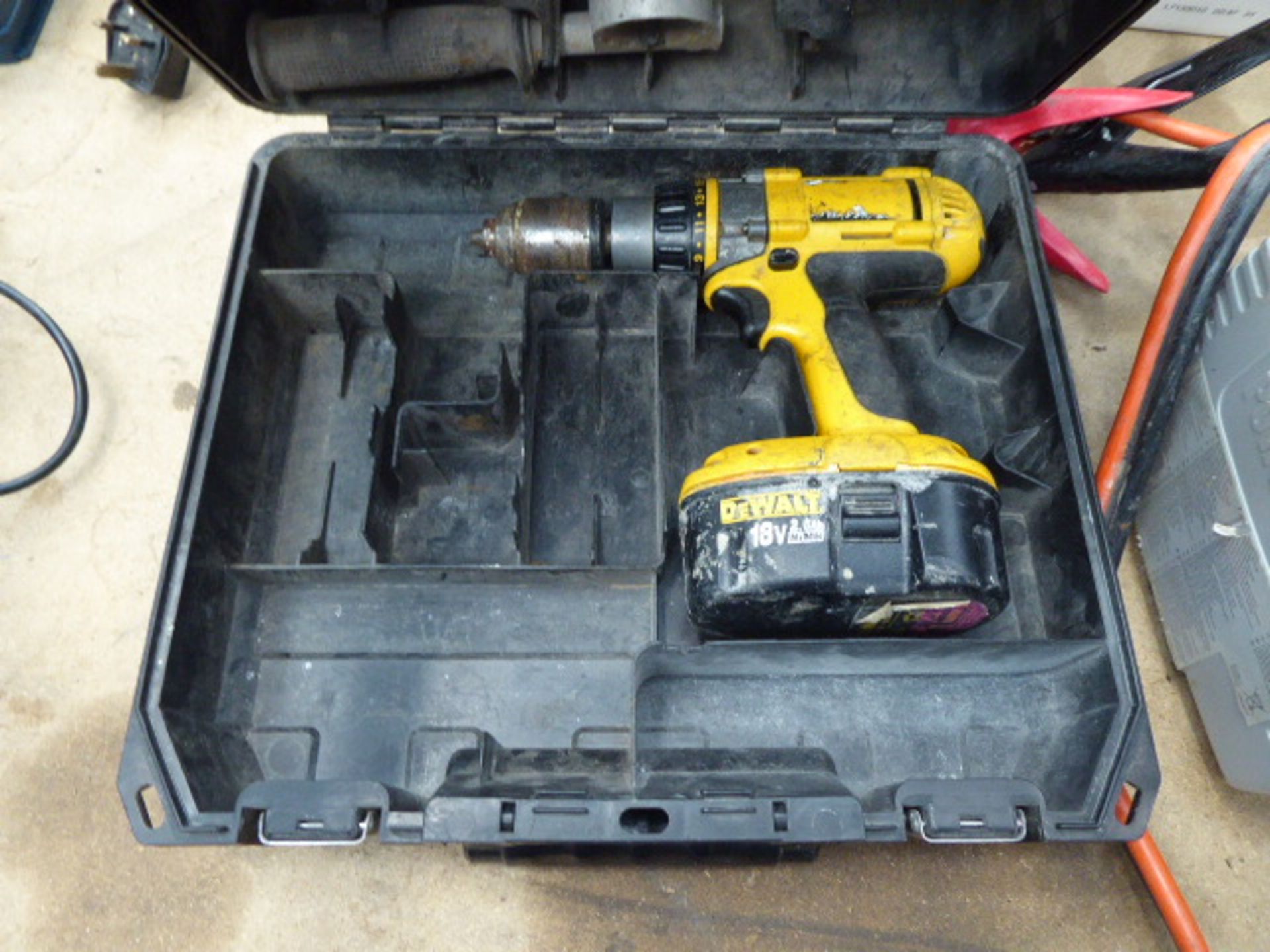 Dewalt 18v cordless drill with 1 battery/ no charger