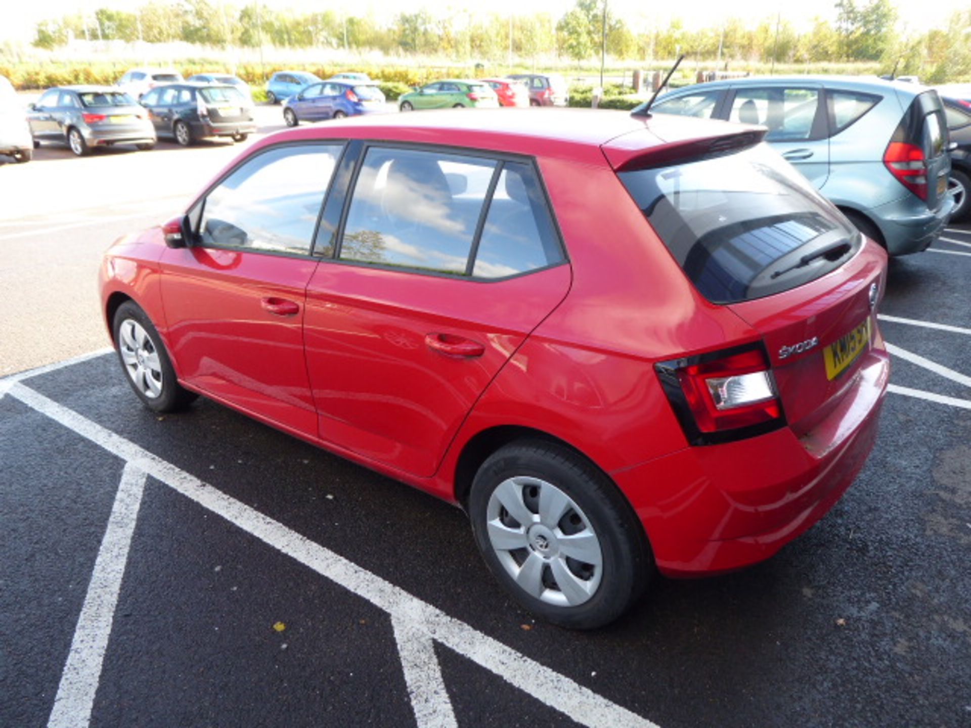 KM15 SVW (2015) Skoda Fabia S MPI, petrol, 5 door hatchback in red MOT: 4/19 (Expired) - Image 4 of 7