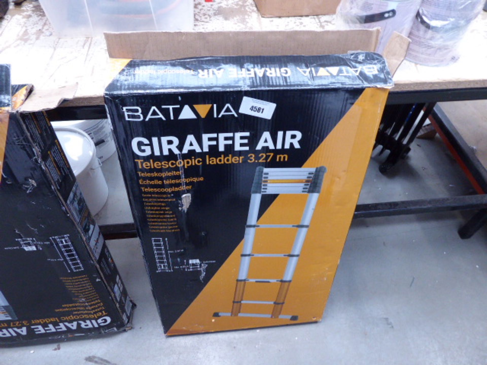 Giraffe telescopic ladder