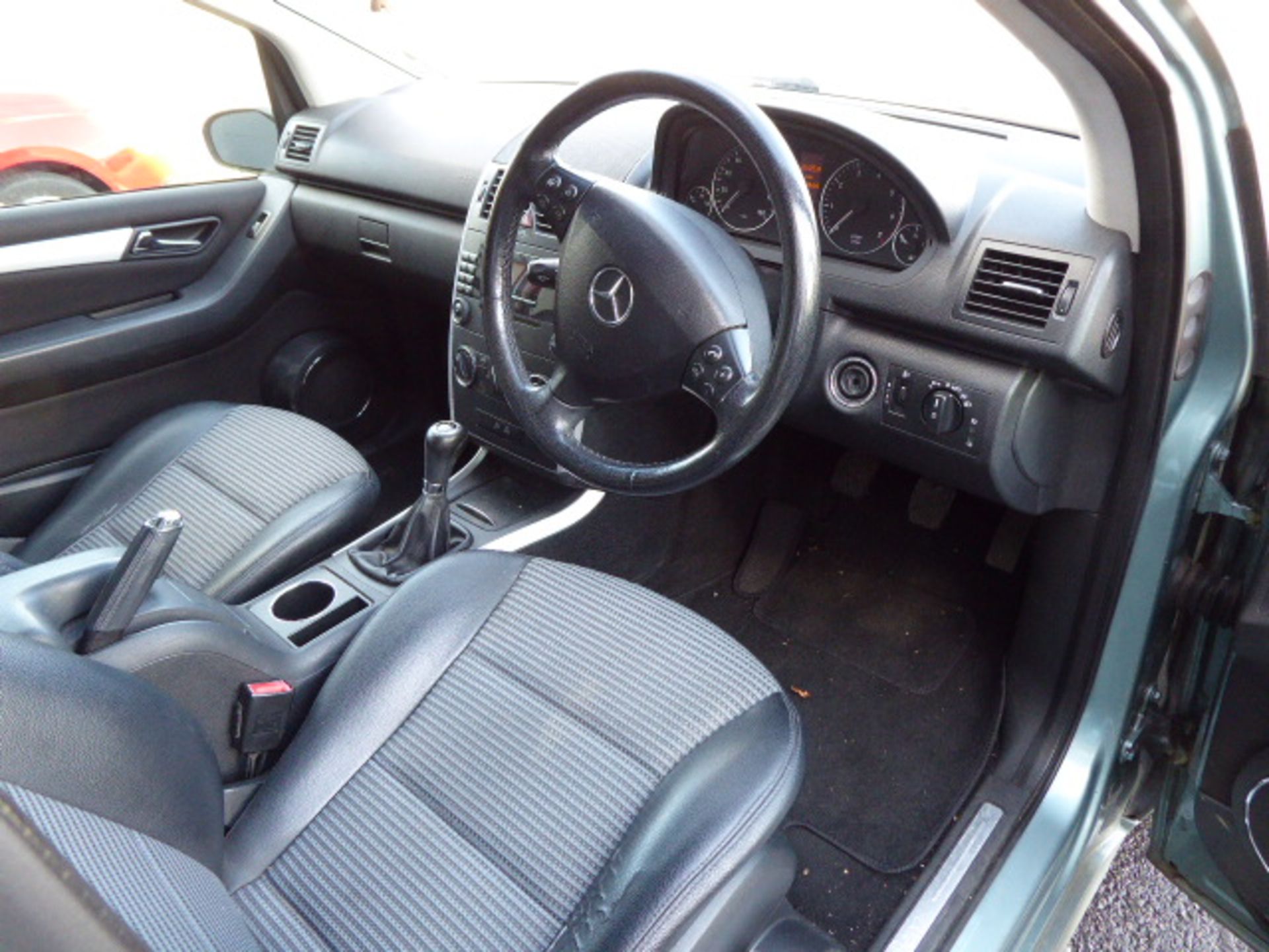 FG06 JSV (2006) Mercedes A Class, 1699cc petrol, 5 door hatchback in blue MOT: 20/10/20 (Expired) - Image 7 of 8