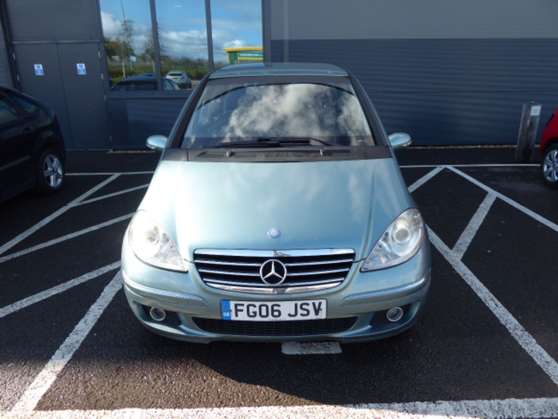 FG06 JSV (2006) Mercedes A Class, 1699cc petrol, 5 door hatchback in blue MOT: 20/10/20 (Expired)