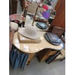 5464 Kidney shaped dressing table