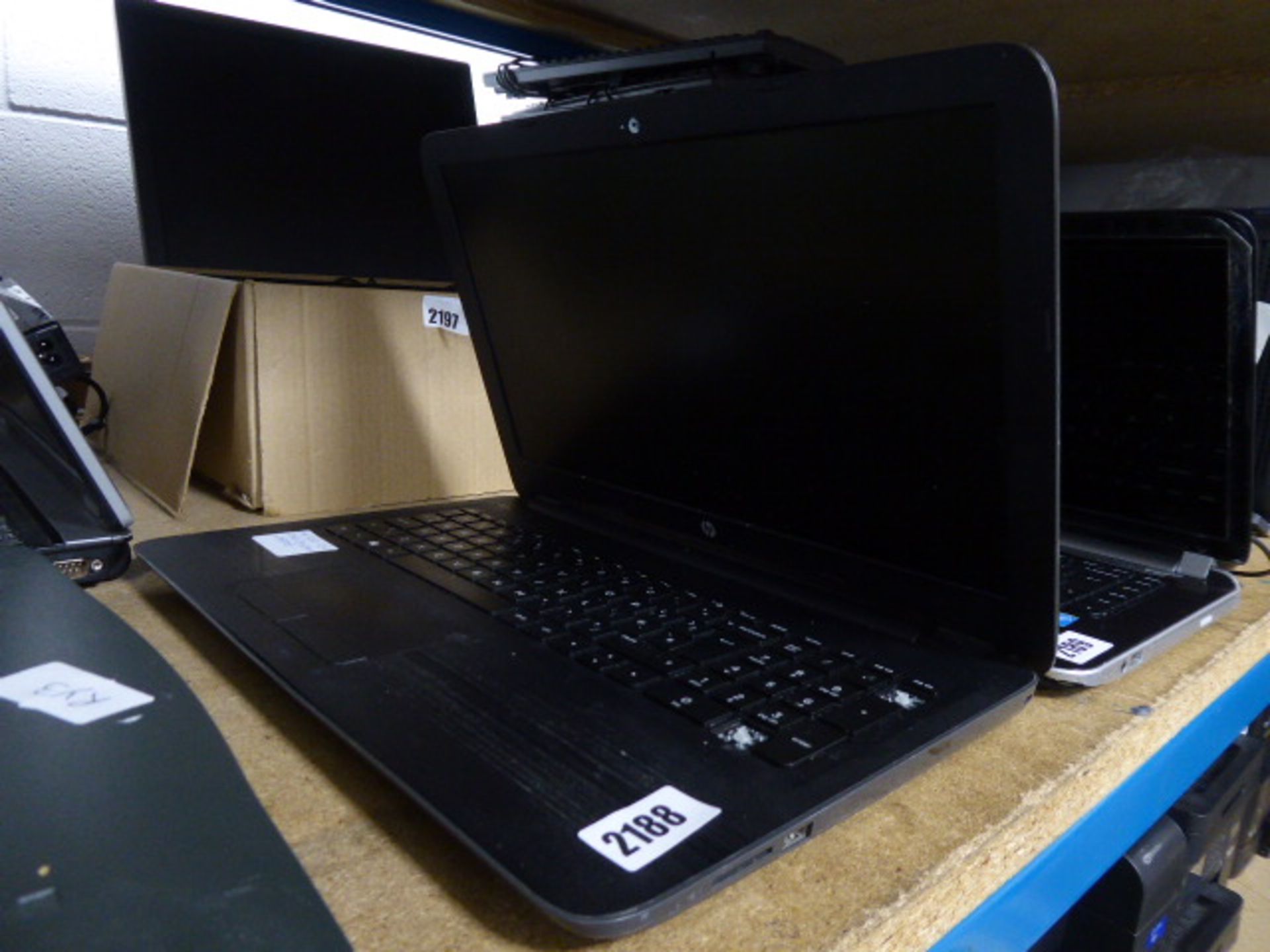 HP 250G5 Core I5 laptop, with power supply for spares and repairs