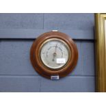 Circular wall barometer