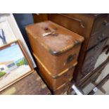 Canvas travelling trunk with wooden ribs