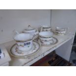 5827 Floral patterned tea service