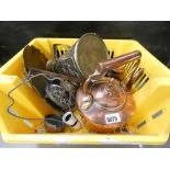 Box containing copper and brassware to incl. jugs, kettle, inkwell, Jasperware biscuit barrel (af)