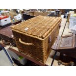 Wicker picnic basket