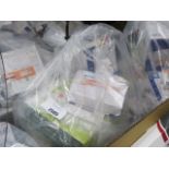 Bag of mixed electric goods incl. switches, sockets and light bulbs