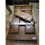 2 wooden presses