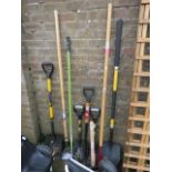 Set of outdoor tools incl. shovel, spade, fork, hose, sledgehammer and edging tool