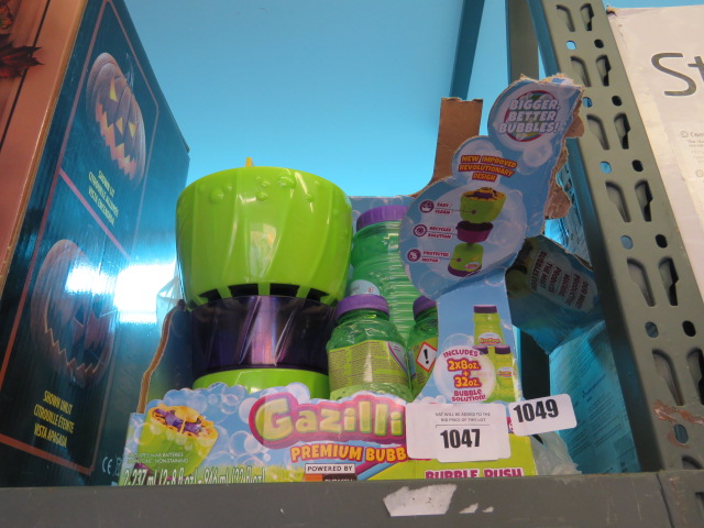 (1047) Gazillion premium bubble machine