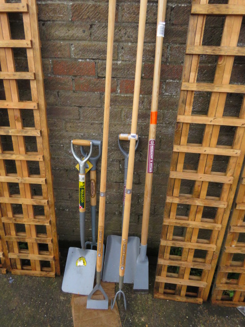 Set of outdoor tools incl. shovel, spade, fork, hose and edging tool