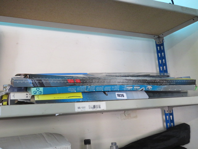 Large quantity of wiper blades