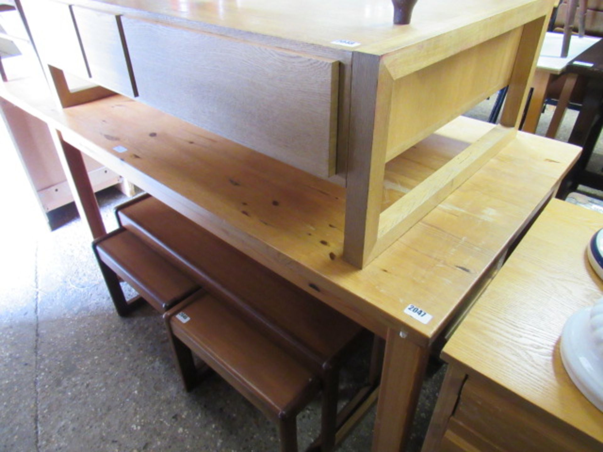 (2275) Pine drop side dining table