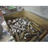 (2211) Box of cutlery