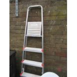 Titan 5 step aluminium ladder