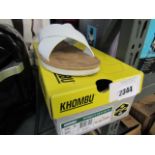 (2403) Khombu women's size 5 sliders