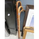 Bundle of 4 walking sticks