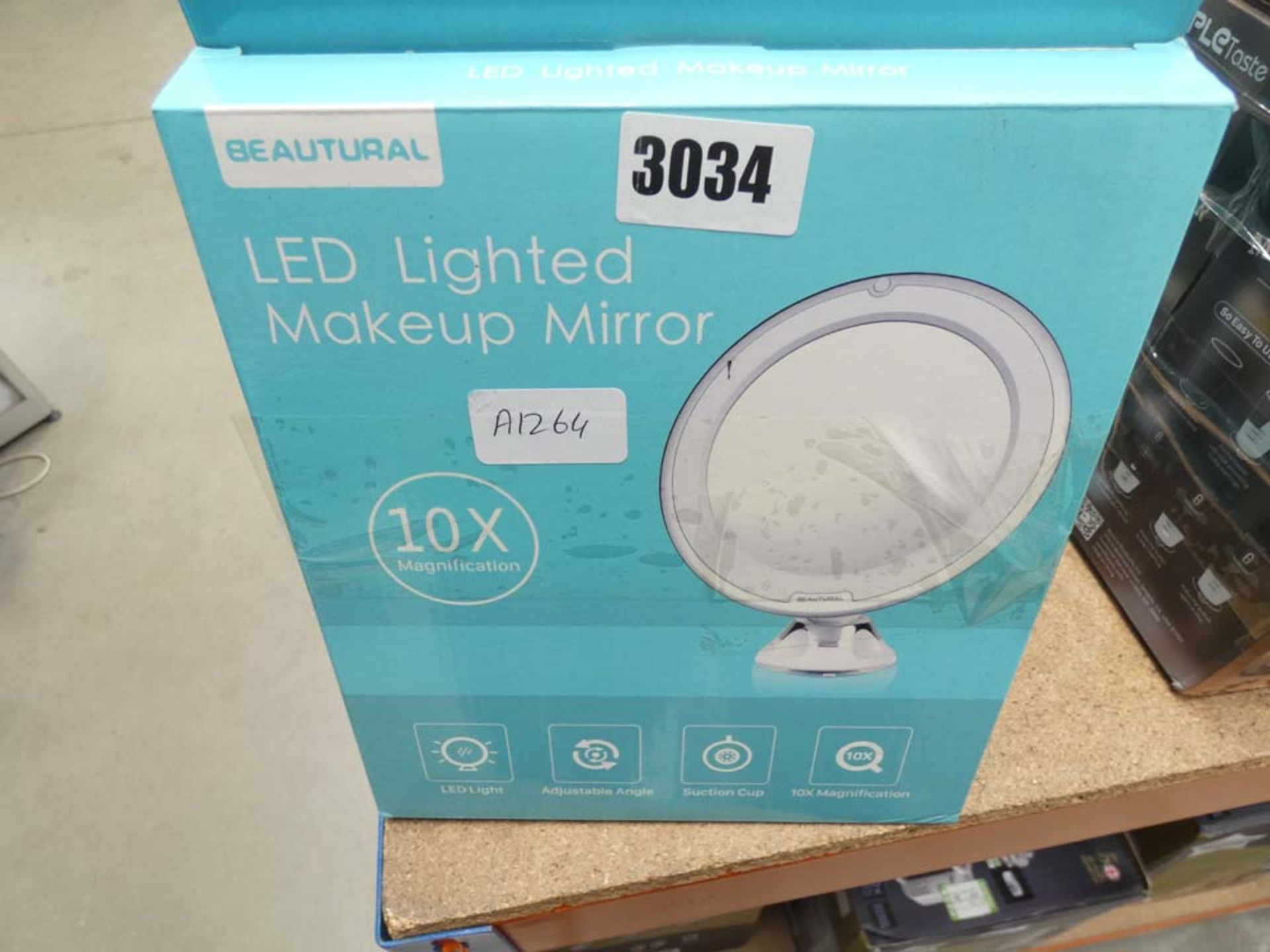 6 LED lighted makeup mirrors - Image 2 of 4