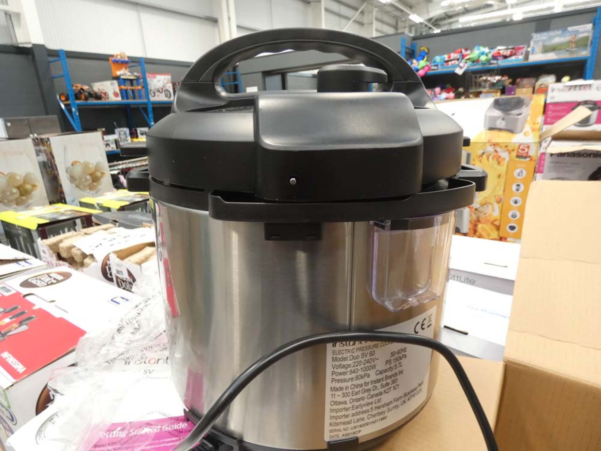 (TN69) Boxed instant pot multi use pressure cooker