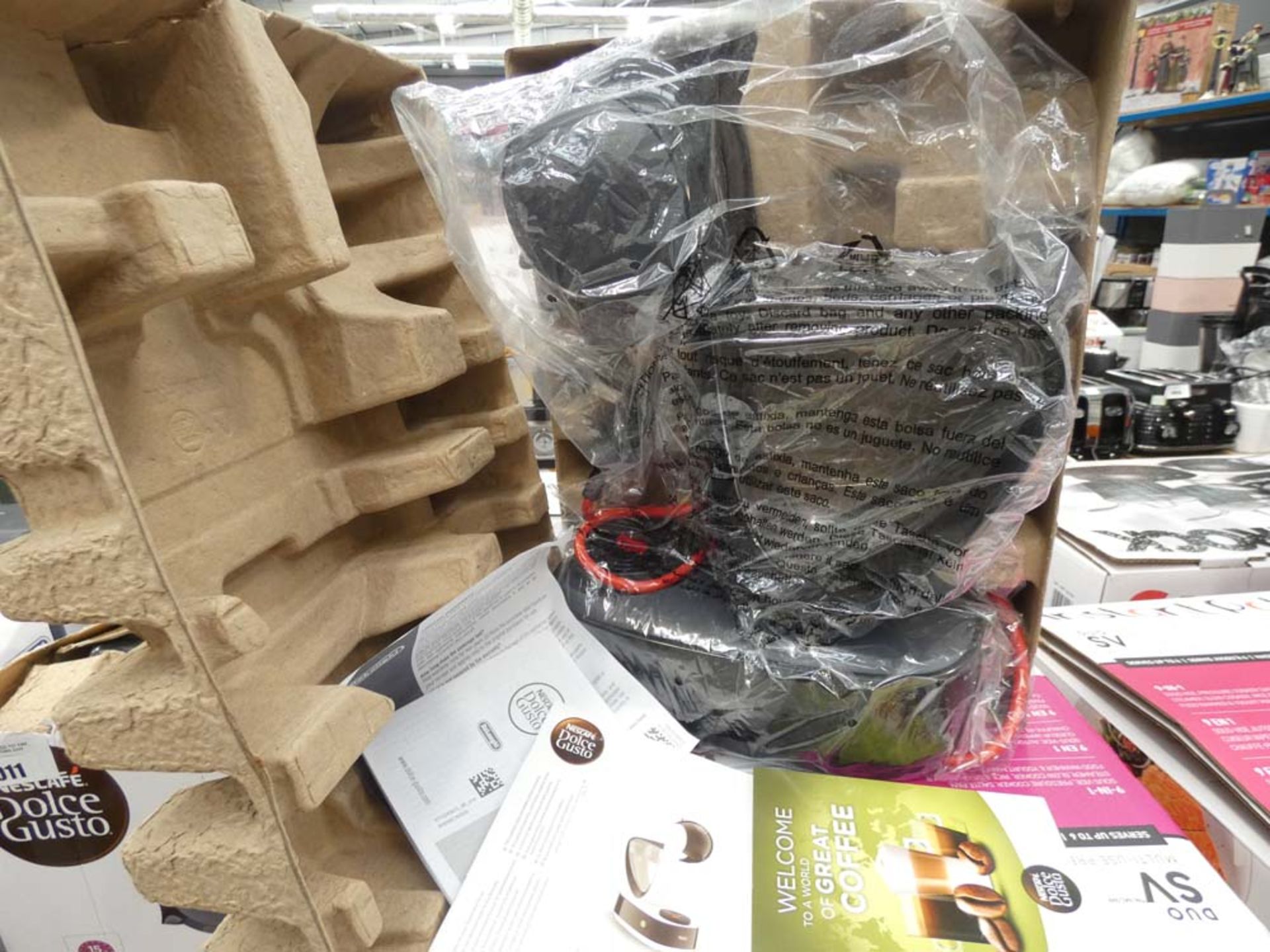 (TN68) Boxed Delonghi Nescafe Dolce Gusto coffee machine