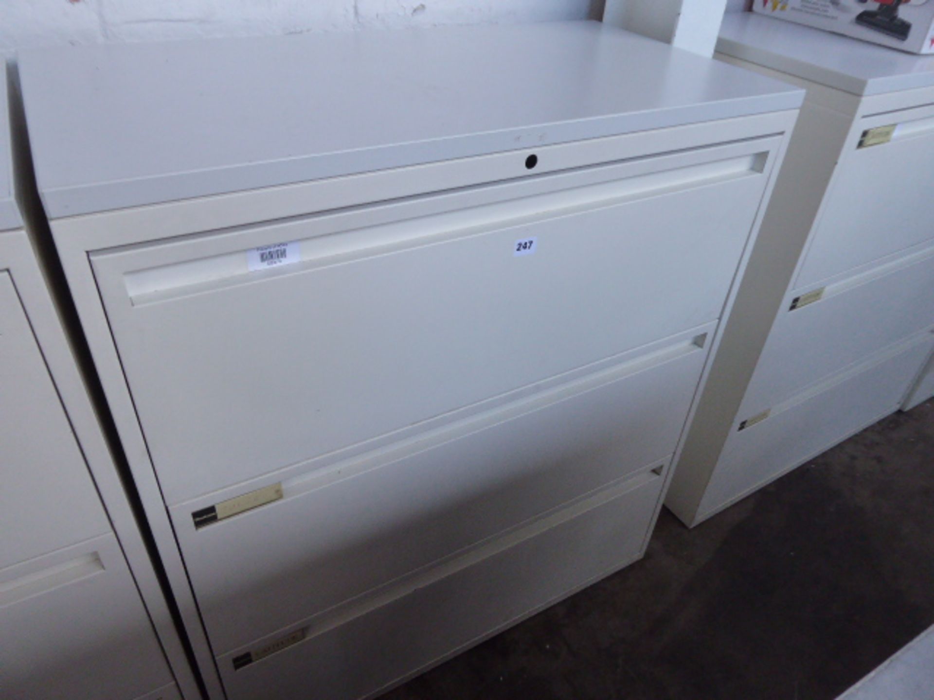 90cm Steelcase 3 drawer lateral filing cabinet in ivory