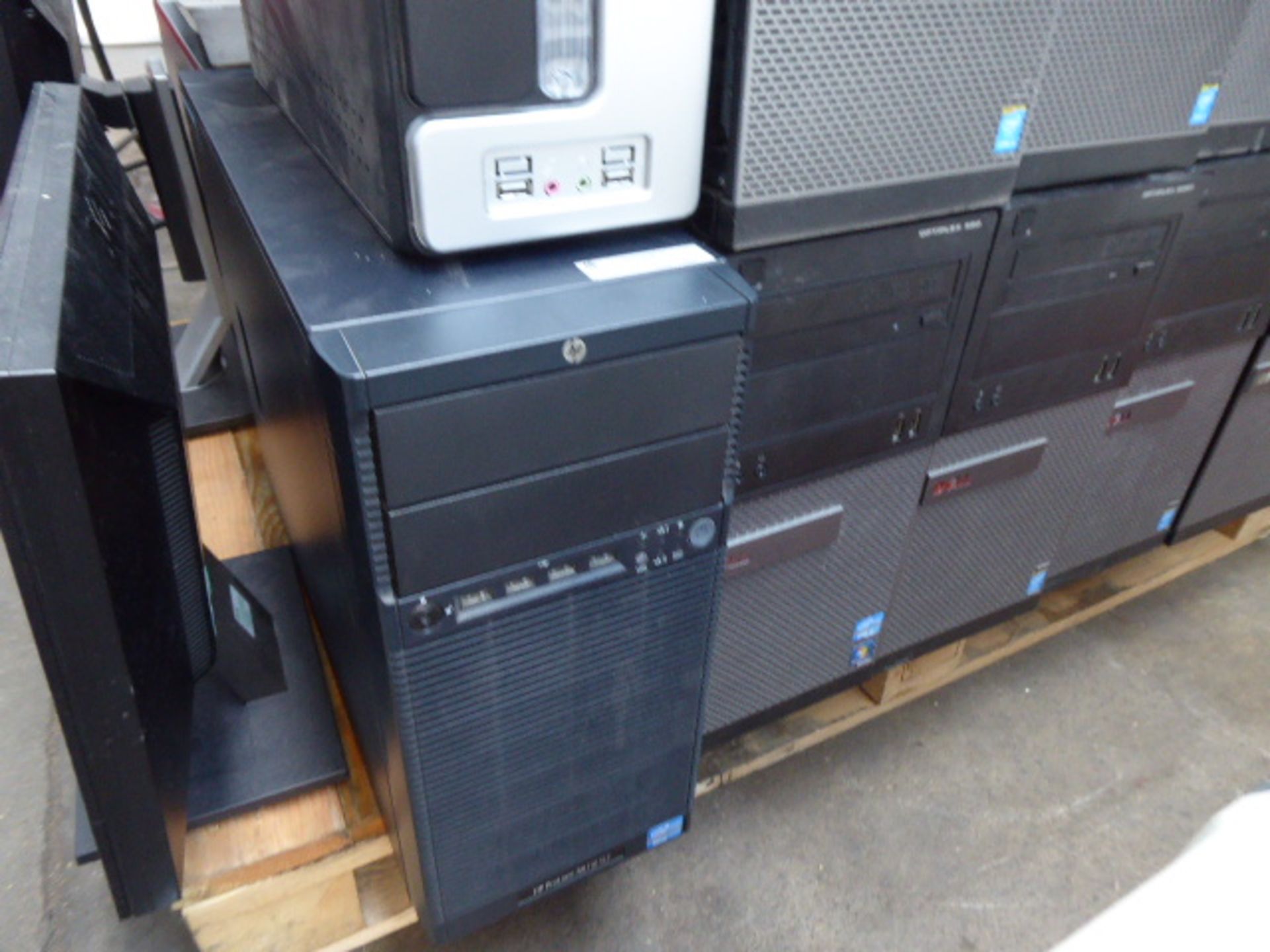 Approx. 18 computer towers, mostly Dell Optiplex 3020, with a range of keyboards and monitors (no - Image 3 of 4