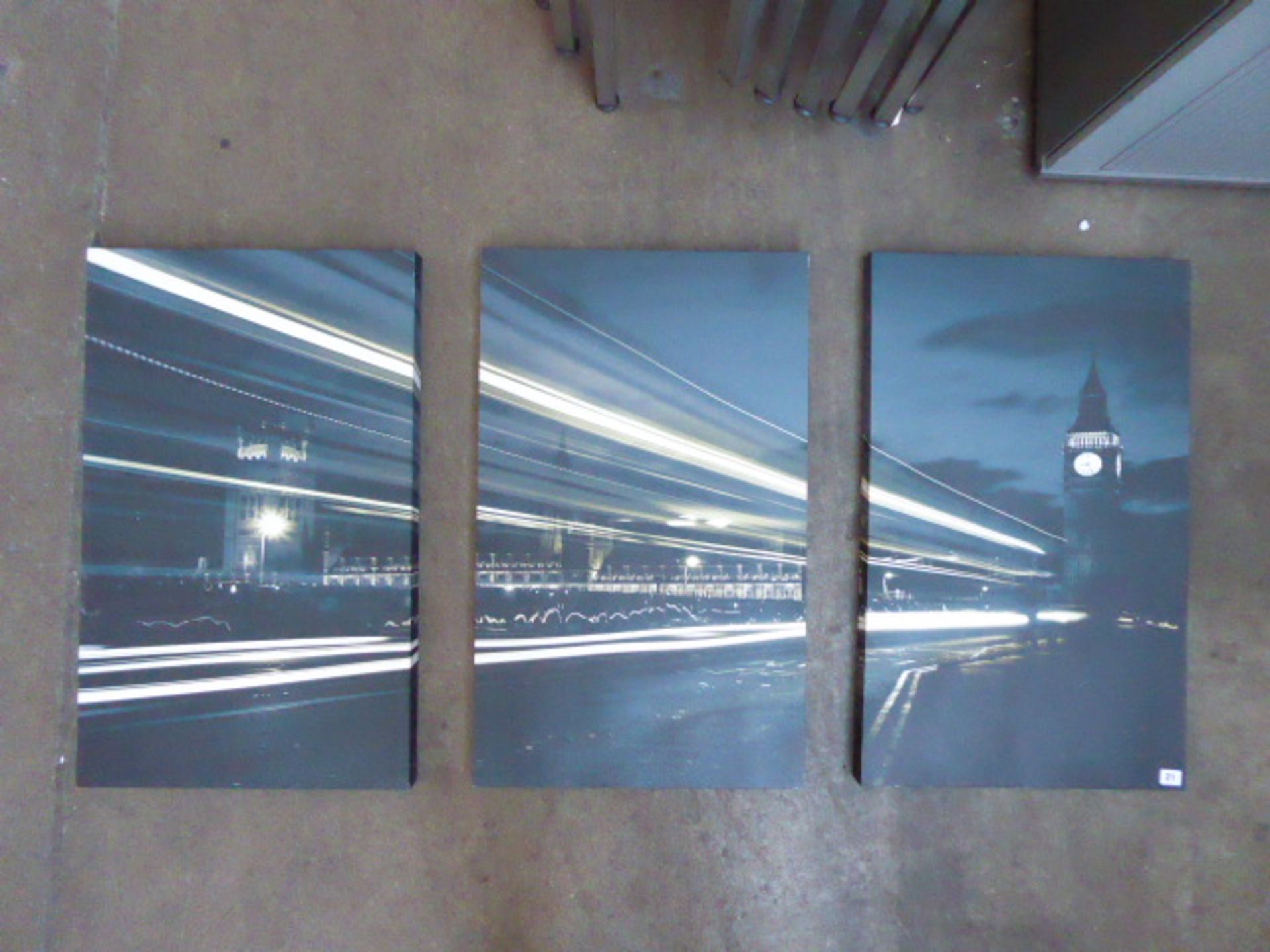 A set of 3 stretch canvas prints of London scenes - Image 3 of 3